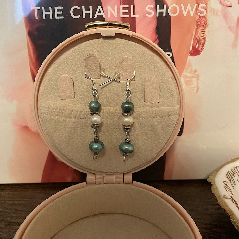 Handmade fresh water pearl earrings!